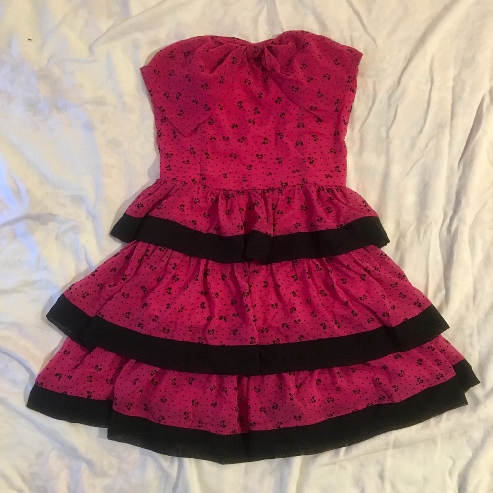Tiered Strapless dress